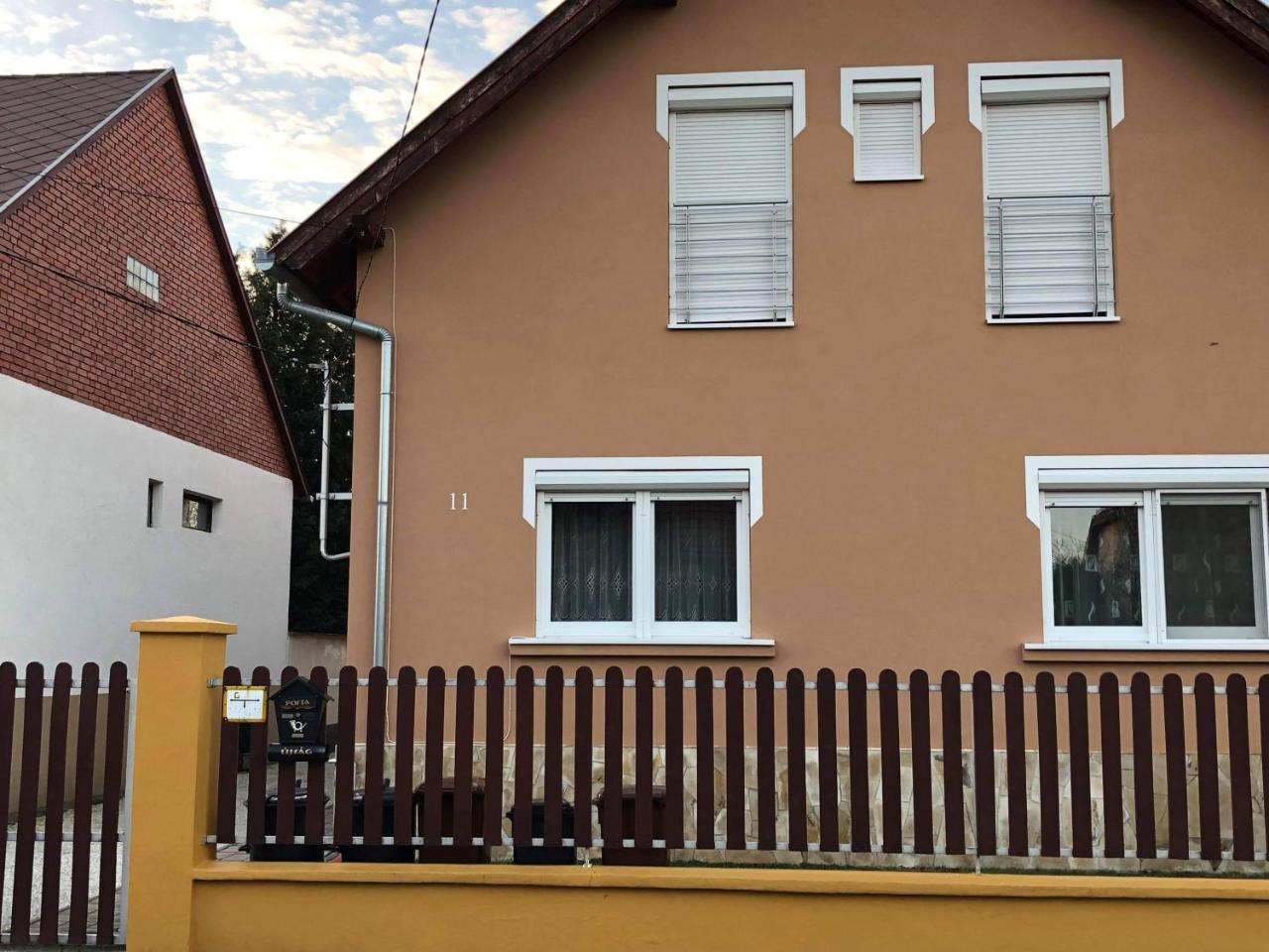 Kristaly Apartmanhaz Sárvár Exterior foto