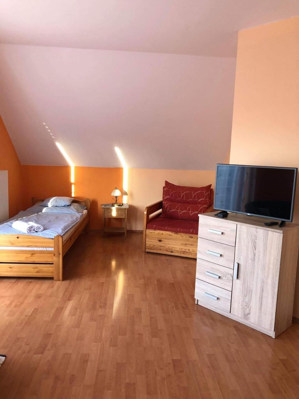 Kristaly Apartmanhaz Sárvár Exterior foto